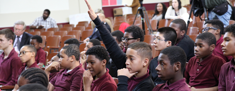 Students are attending seminar