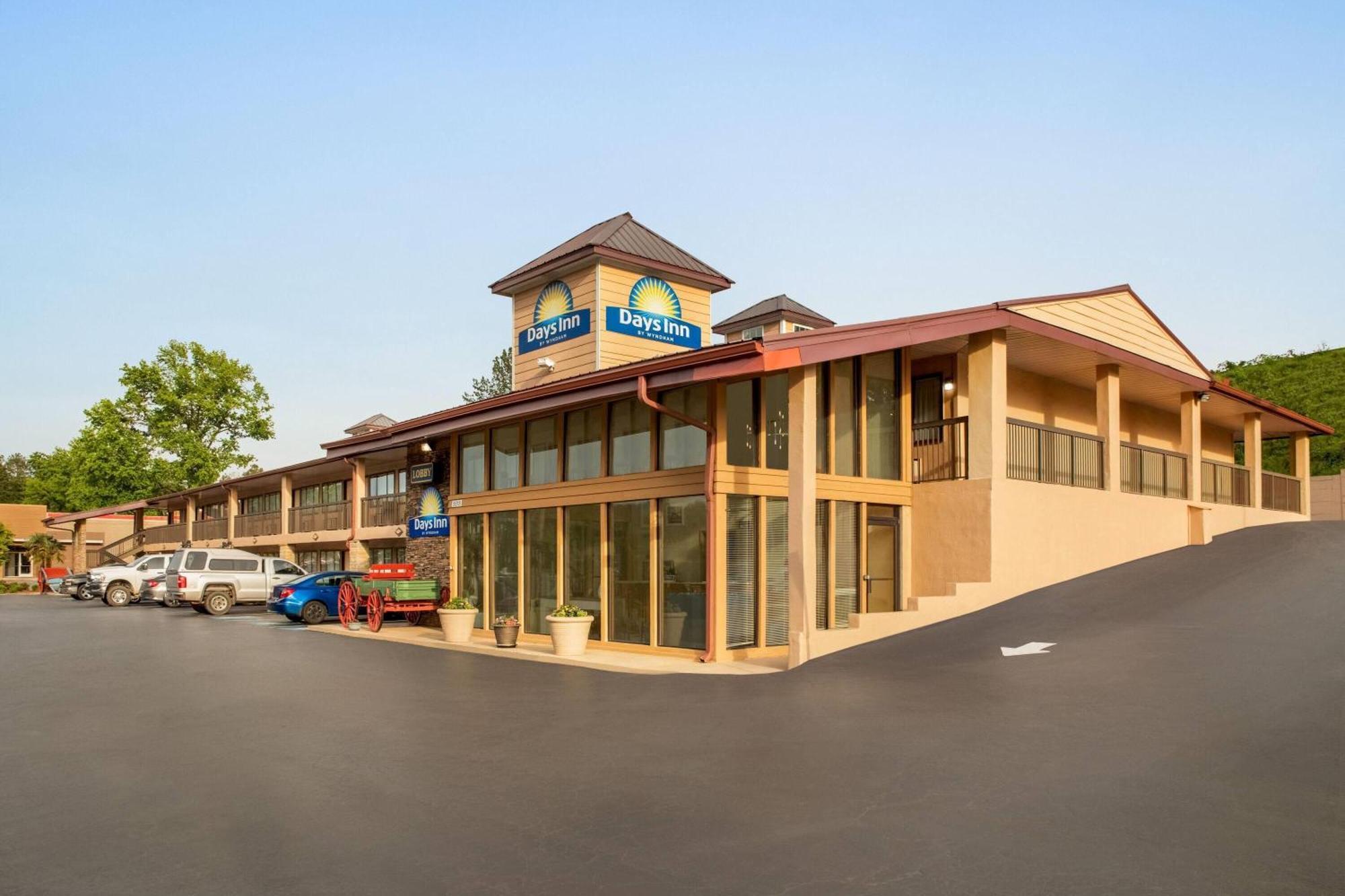 Where to Stay Near Red Top Mountain State Park: 7 Business Hotels